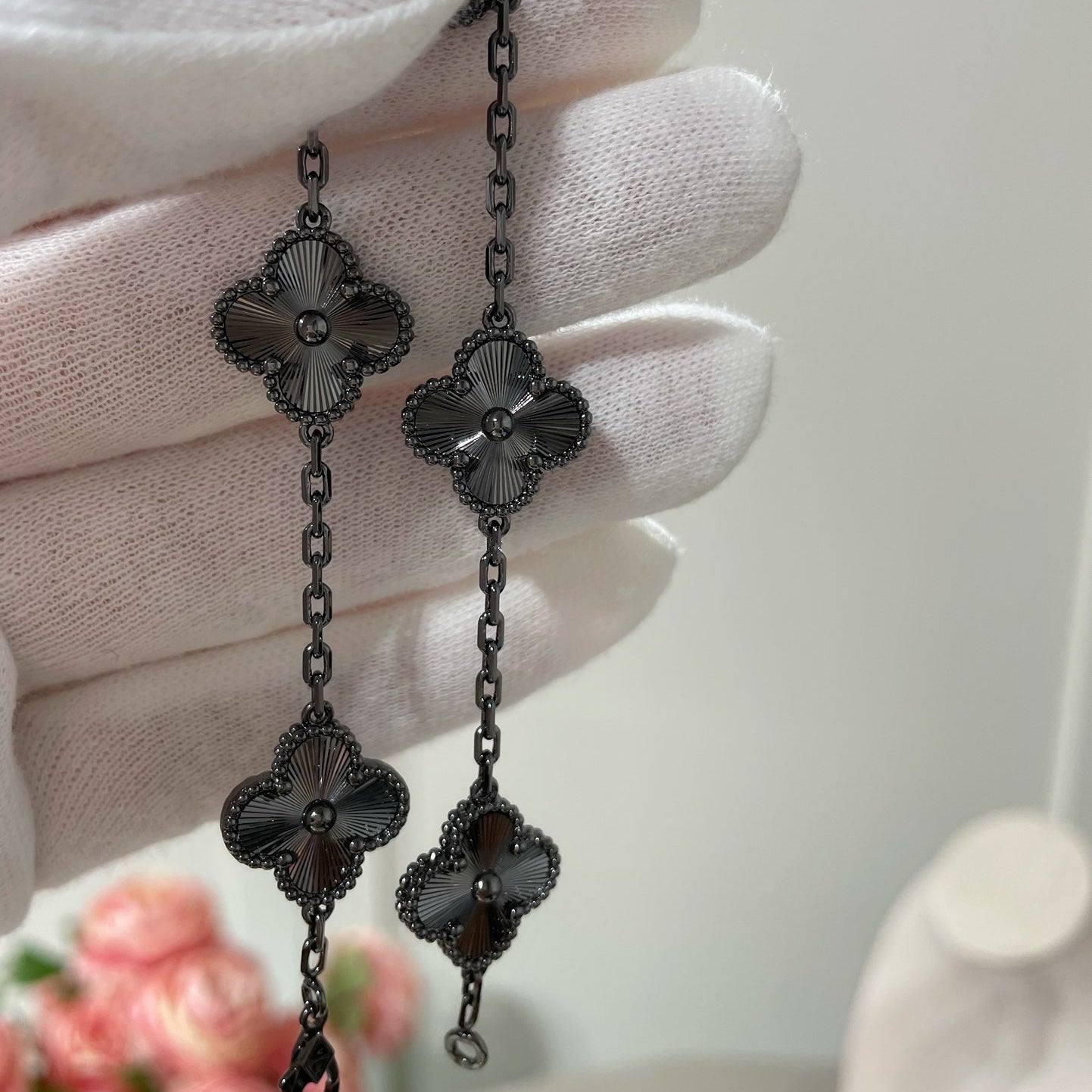 [Pearl Jewelrys]CLOVER 5 MOTIF BLACK BRACELET