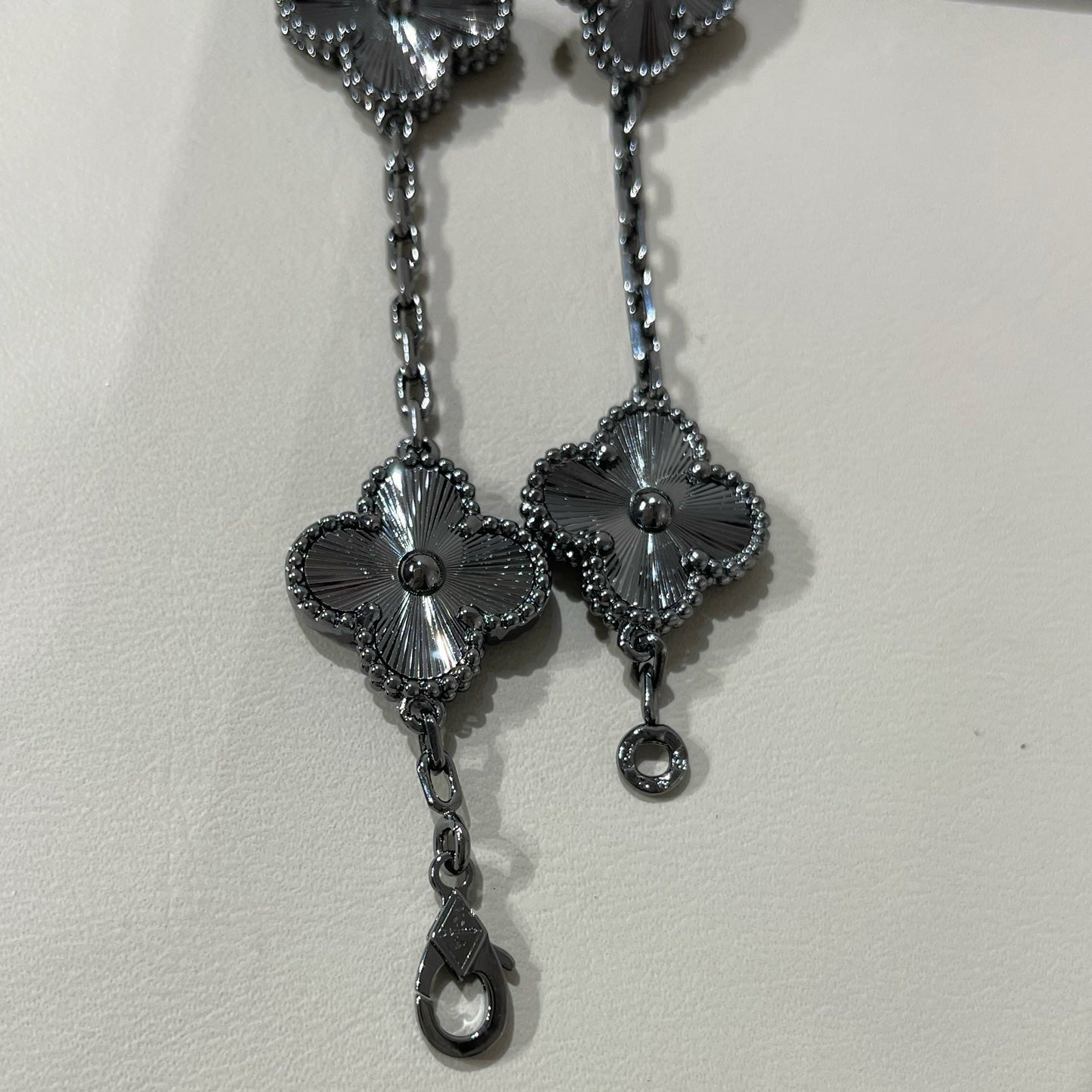 [Pearl Jewelrys]CLOVER 5 MOTIF BLACK BRACELET