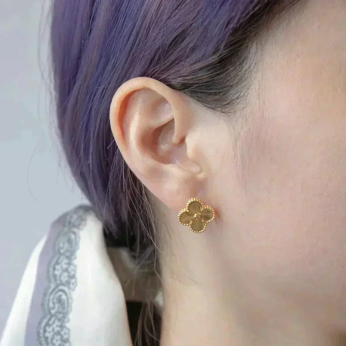 [Pearl Jewelrys]CLOVER MEDIUM 1 MOTIFS LASER EARRINGS
