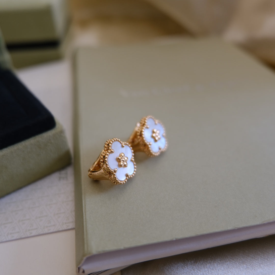 [Pearl Jewelrys]LUCKY PINK GOLD WHITE MOP EARRINGS
