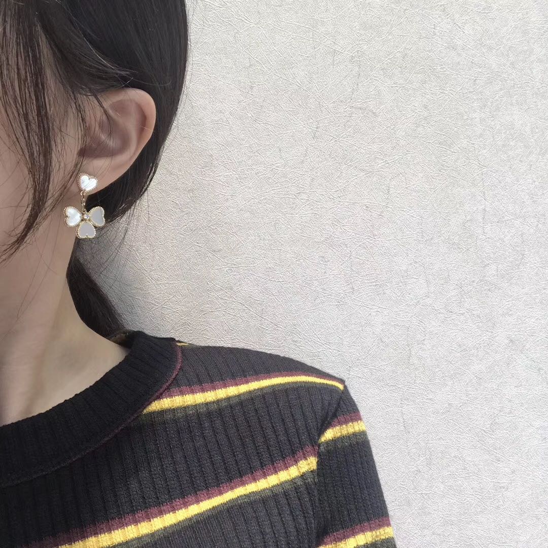 [Pearl Jewelrys]CLOVER SWEET WHITE MOP EARRINGS