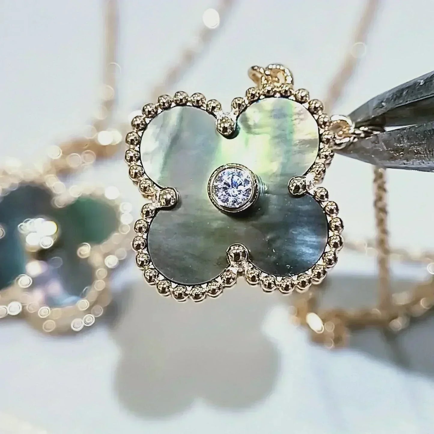 [Pearl Jewelrys]CLOVER 15MM DIAMOND AND MOTHER-OF-GREY NECKLACE