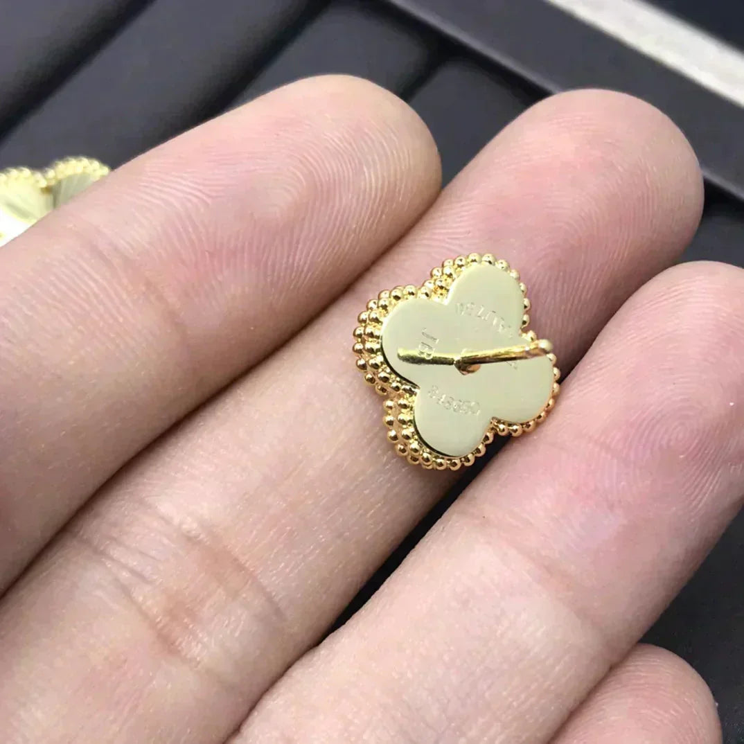 [Pearl Jewelrys]CLOVER MINI 9.5MM LASER EARRINGS