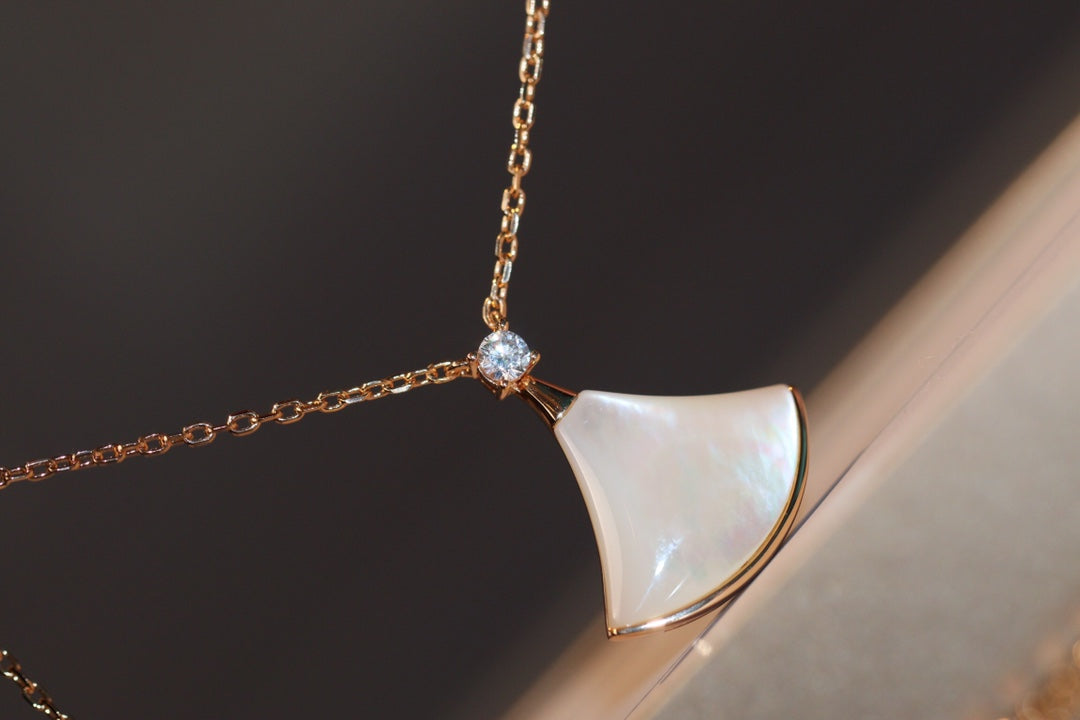 [Pearl Jewelrys]DREAM NECKLACE WHITE MOP PINK GOLD 1 DIAMOND