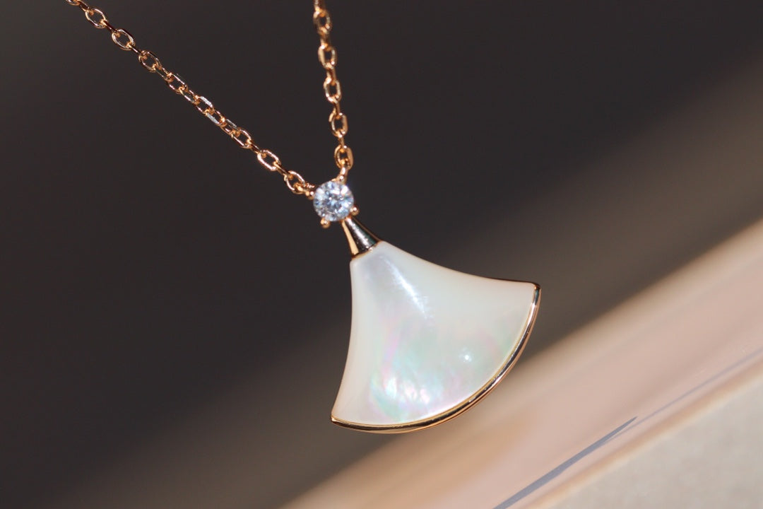 [Pearl Jewelrys]DREAM NECKLACE WHITE MOP PINK GOLD 1 DIAMOND