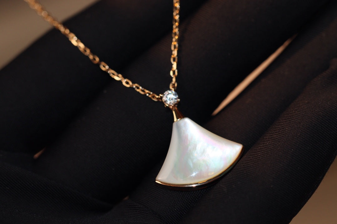 [Pearl Jewelrys]DREAM NECKLACE WHITE MOP PINK GOLD 1 DIAMOND