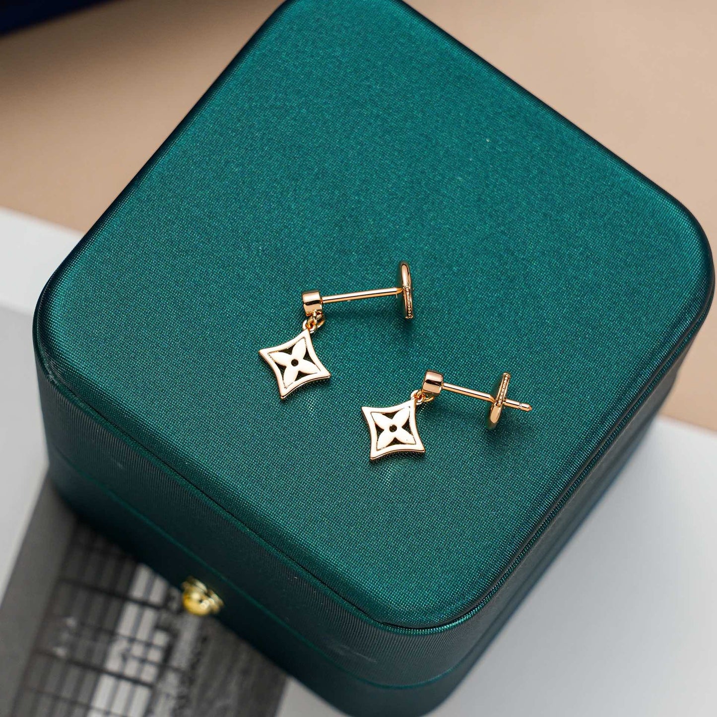[Pearl Jewelrys]STAR EARRINGS GOLD