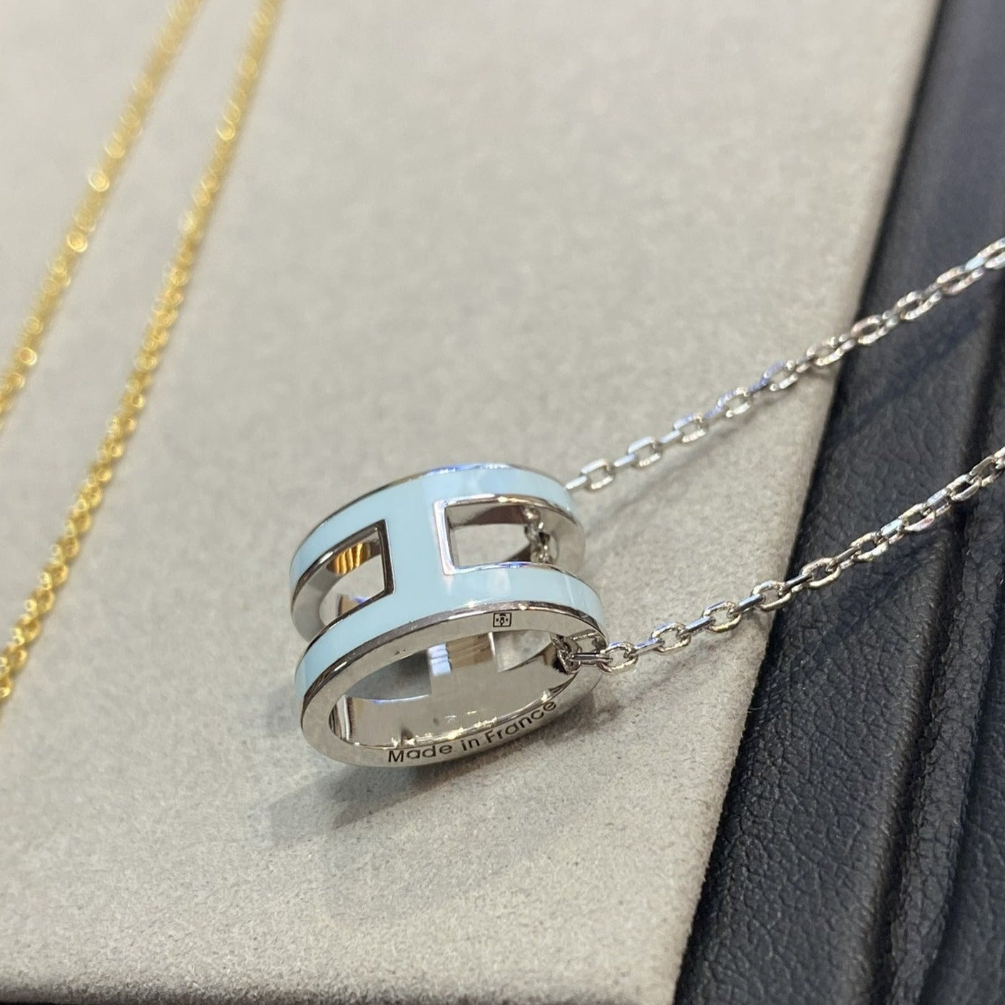 [Pearl Jewelrys]POP H LIGHT BLUE NECKLACE