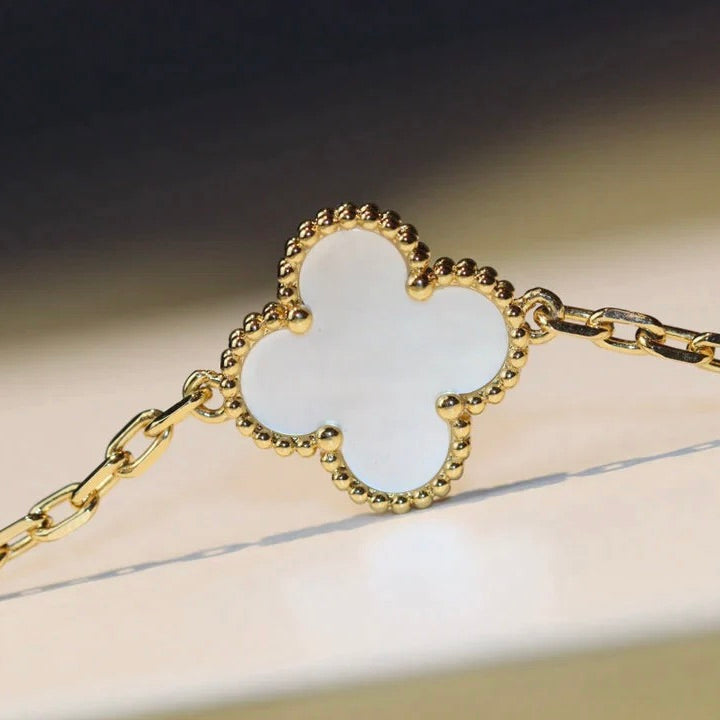 [Pearl Jewelrys]CLOVER 20 MOTIFS WHITE MOP NECKLACE