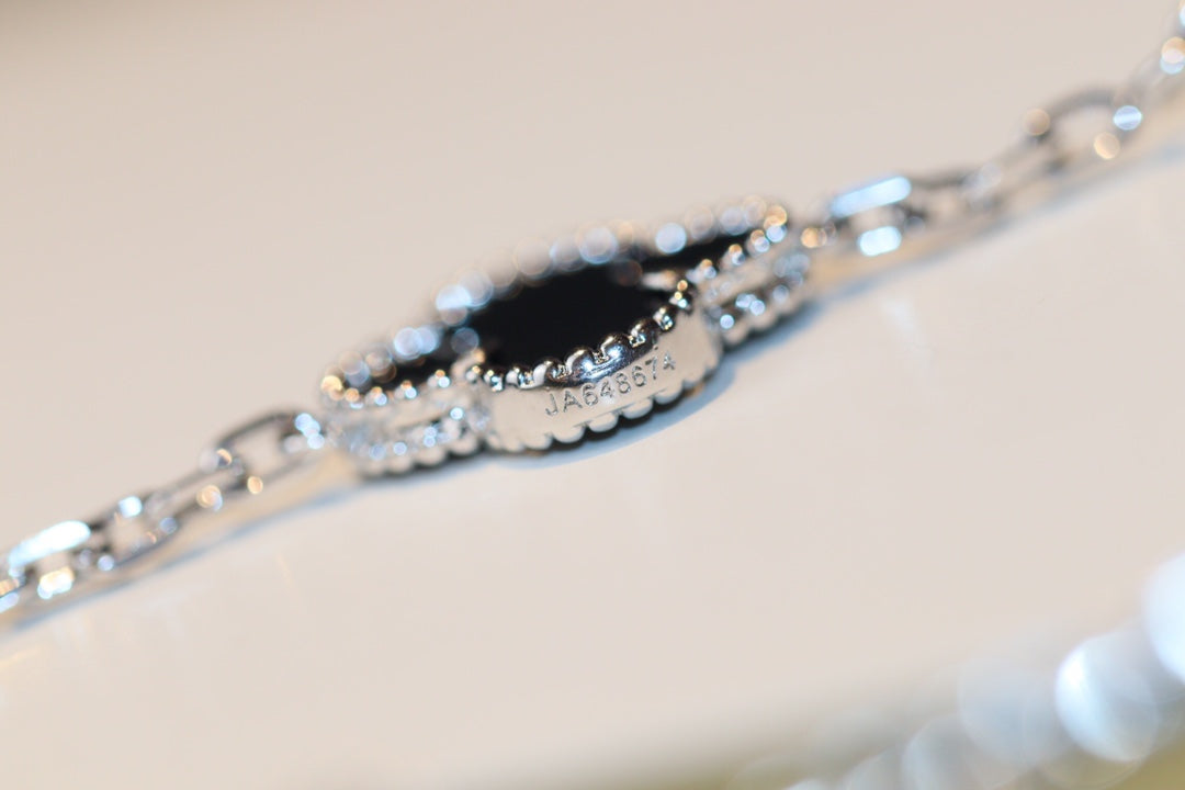 [Pearl Jewelrys]CLOVER 20 MOTIFS ONYX DIAMOND SILVER