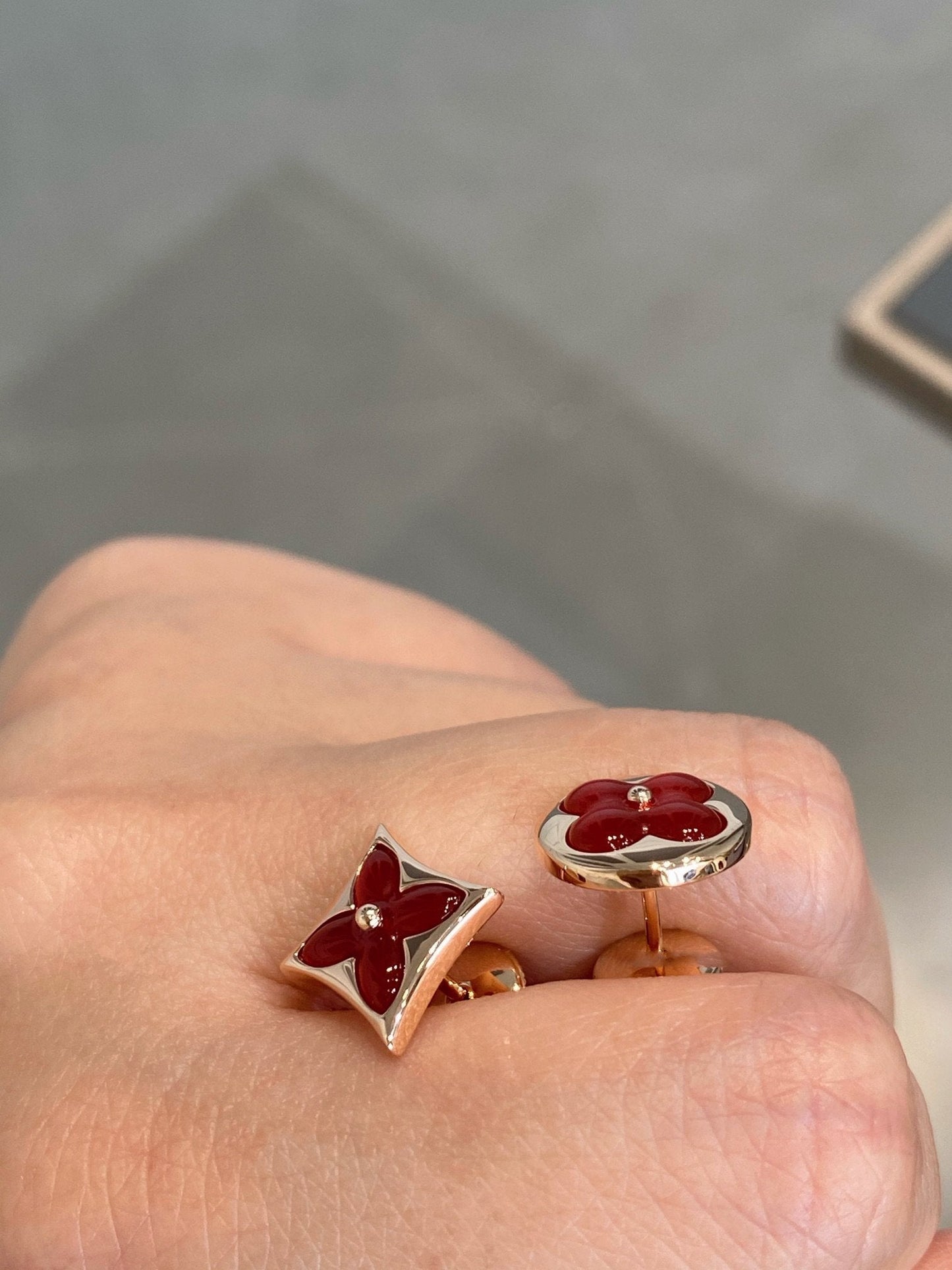 [Pearl Jewelrys]STAR AND SUN PINK GOLD CARNELIAN STUD EARRINGS
