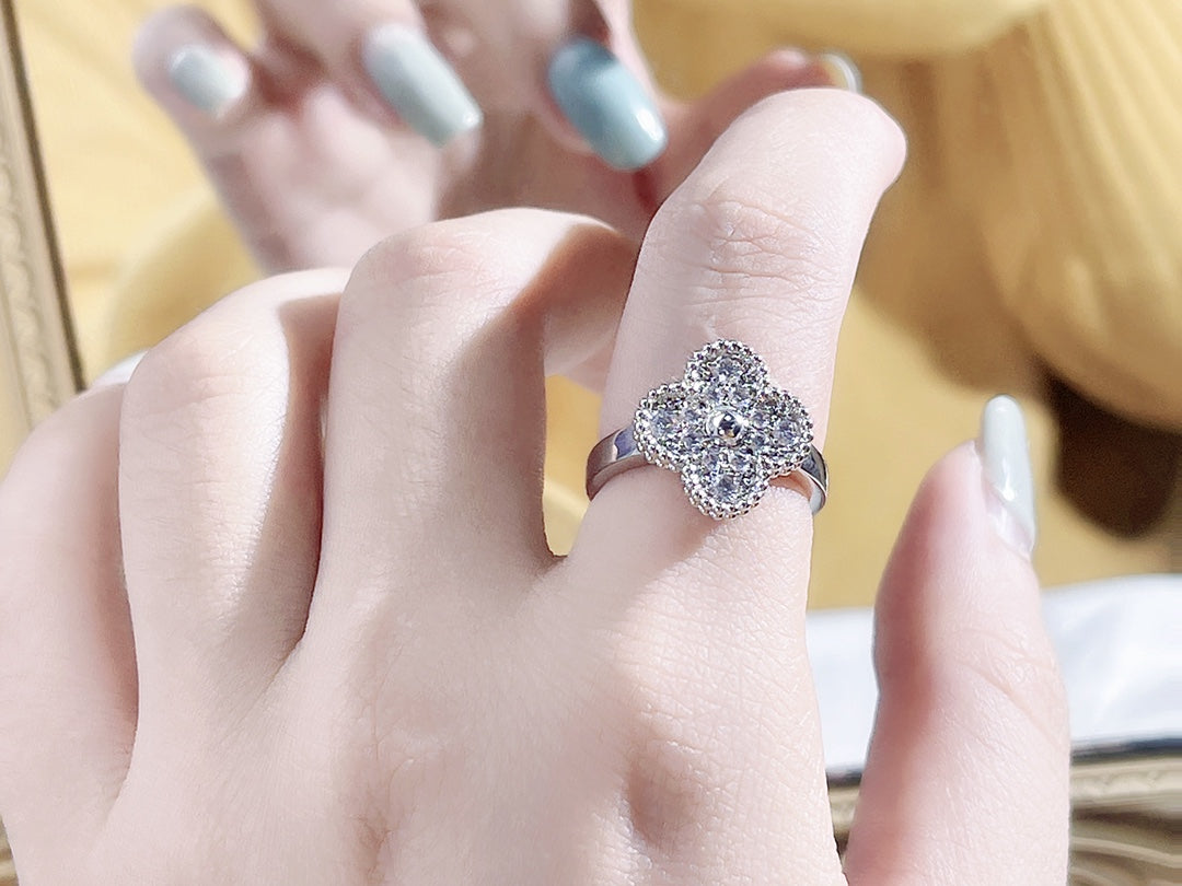 [Pearl Jewelrys]CLOVER DIAMOND RING