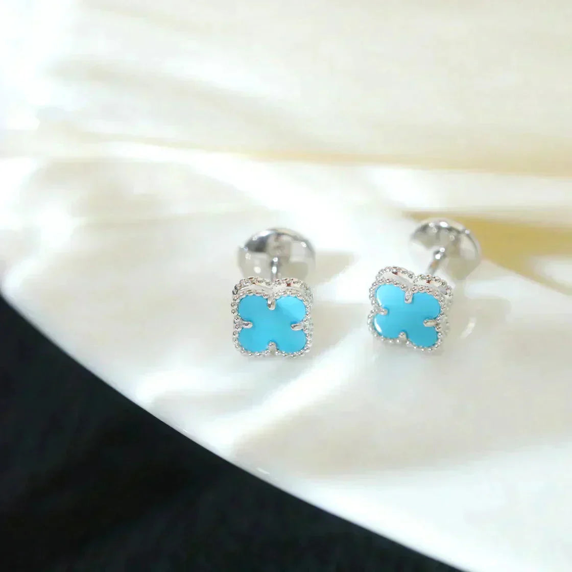 [Pearl Jewelrys]CLOVER MINI 9.5MM ONYX STUD EARRINGS SILVER