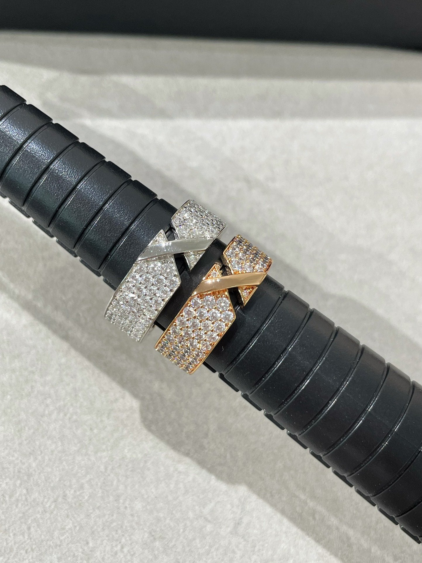 [Pearl Jewelrys]LIENS EVIDENCE  DIAMOND PAVED RING