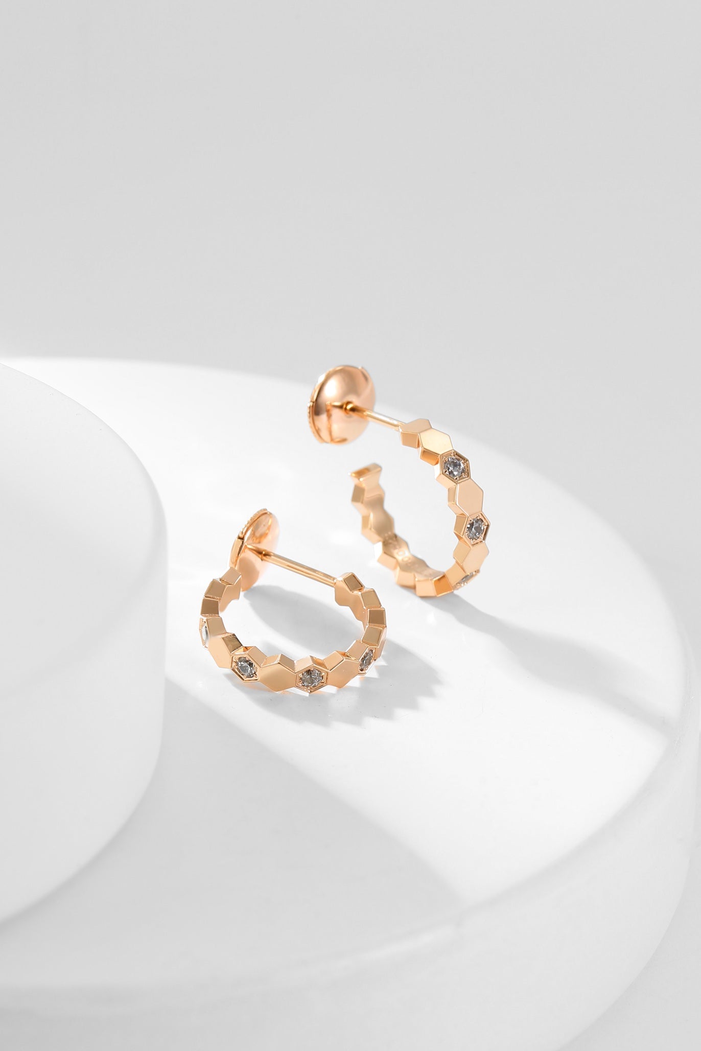 [Pearl Jewelrys]BEE LOVE DIAMOND HOOP EARRINGS