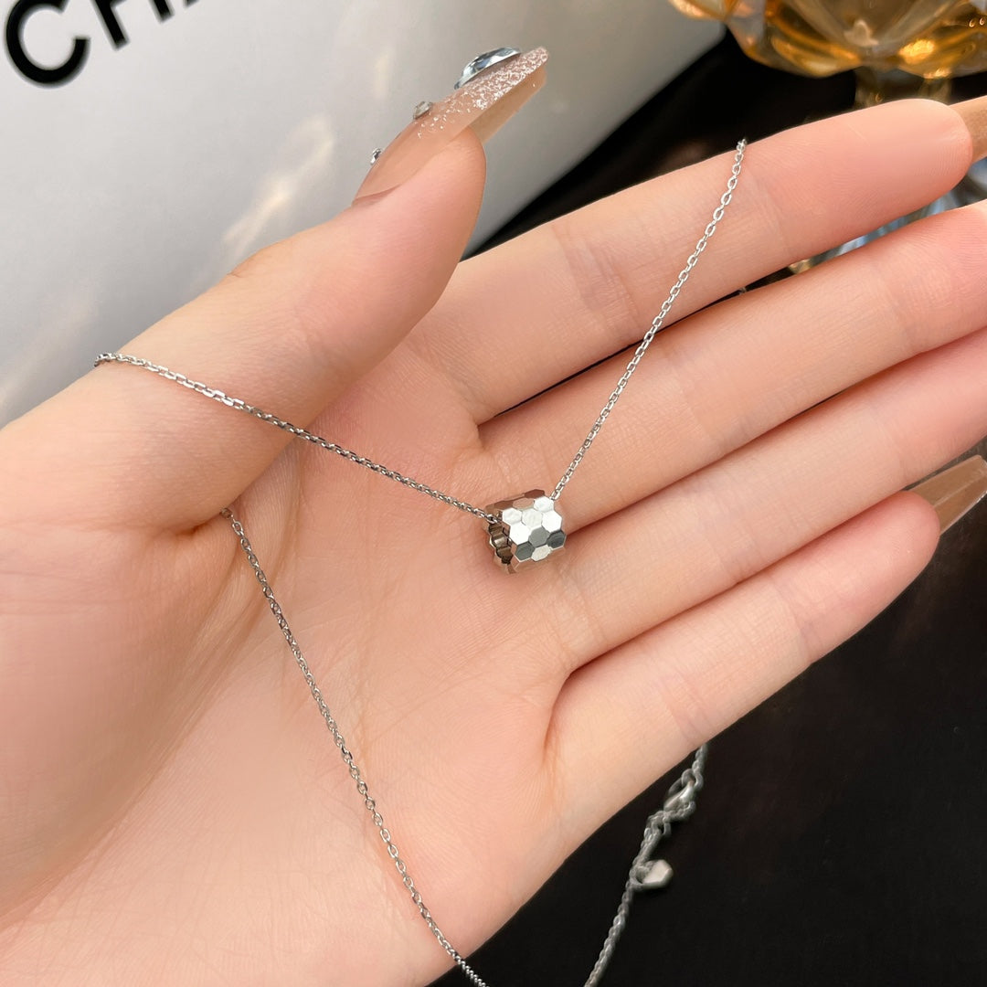 [Pearl Jewelrys]BEE MINI NECKLACE
