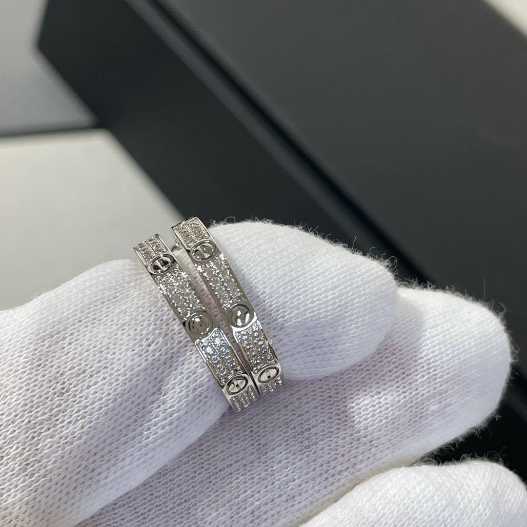 [Pearl Jewelrys]LOVE DIAMOND SILVER HOOP EARRINGS