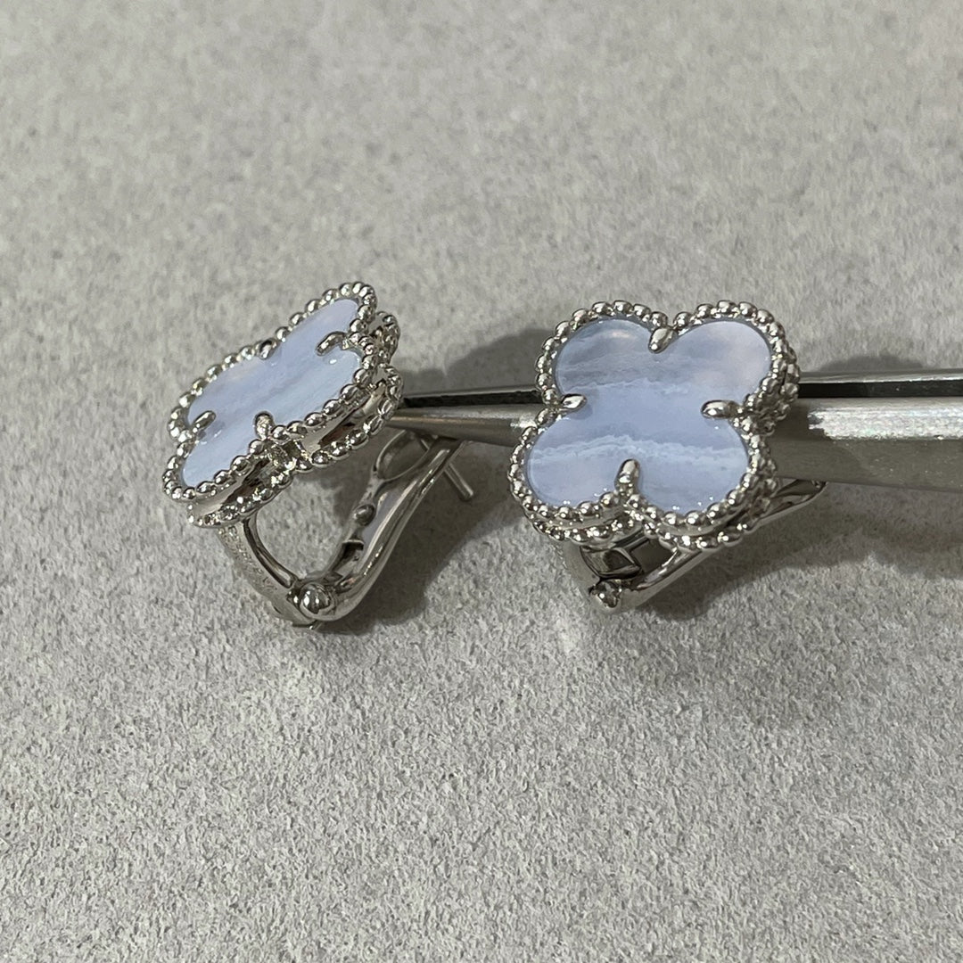 [Pearl Jewelrys]CLOVER CHALCEDONY SILVER STUD EARRINGS