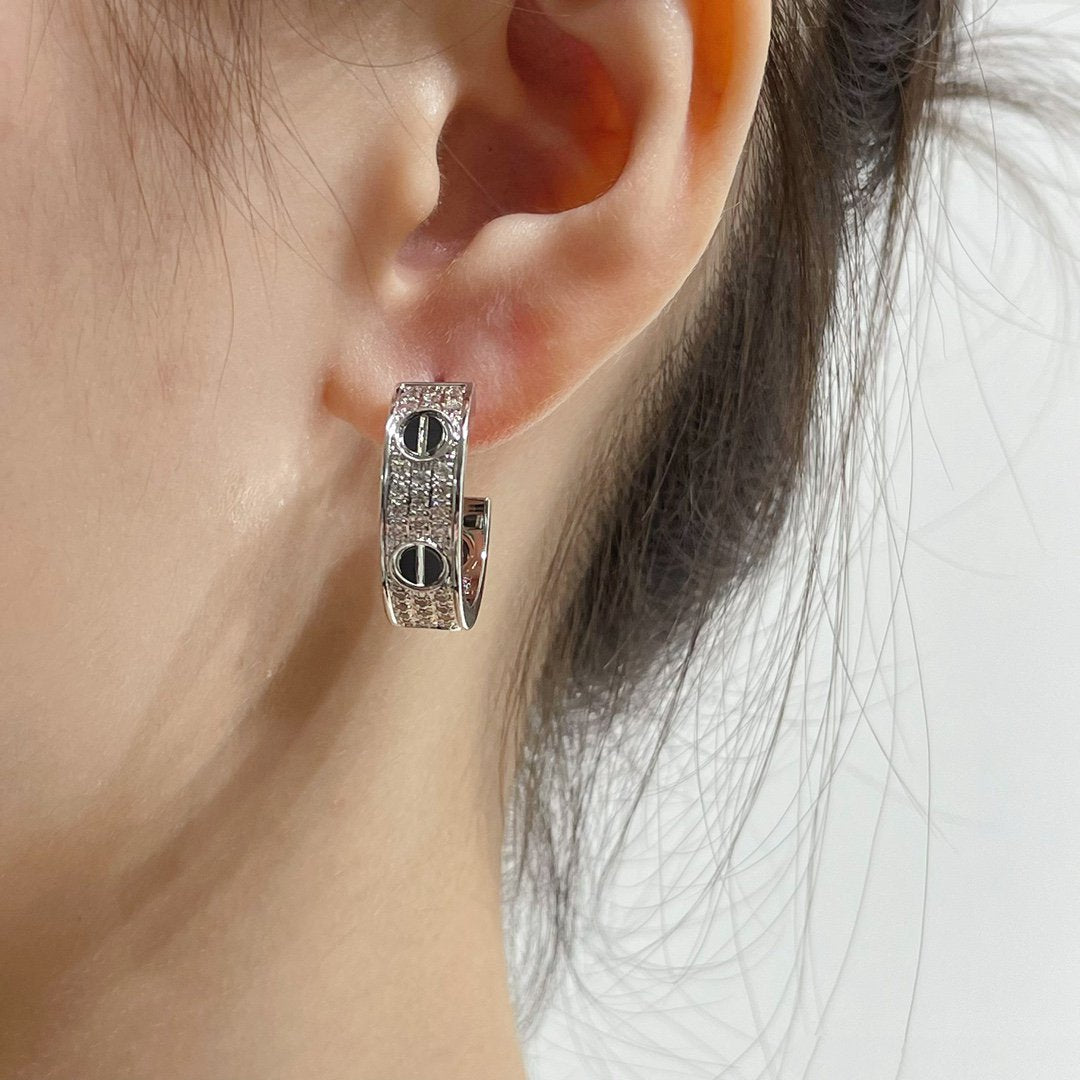 [Pearl Jewelrys]LOVE CERAMIC DIAMOND PAVED SILVER EARRINGS