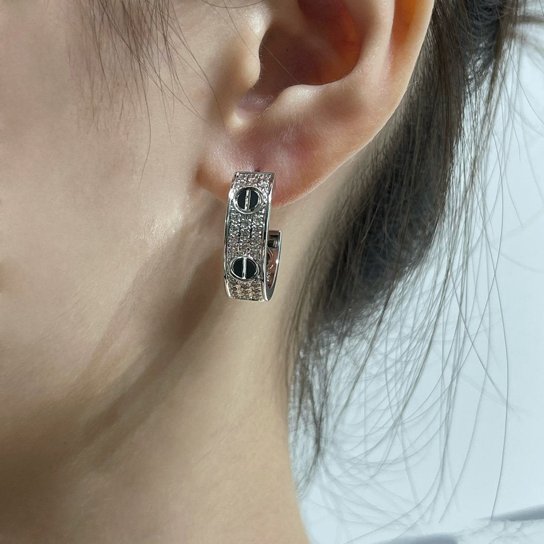 [Pearl Jewelrys]LOVE CERAMIC DIAMOND PAVED SILVER EARRINGS