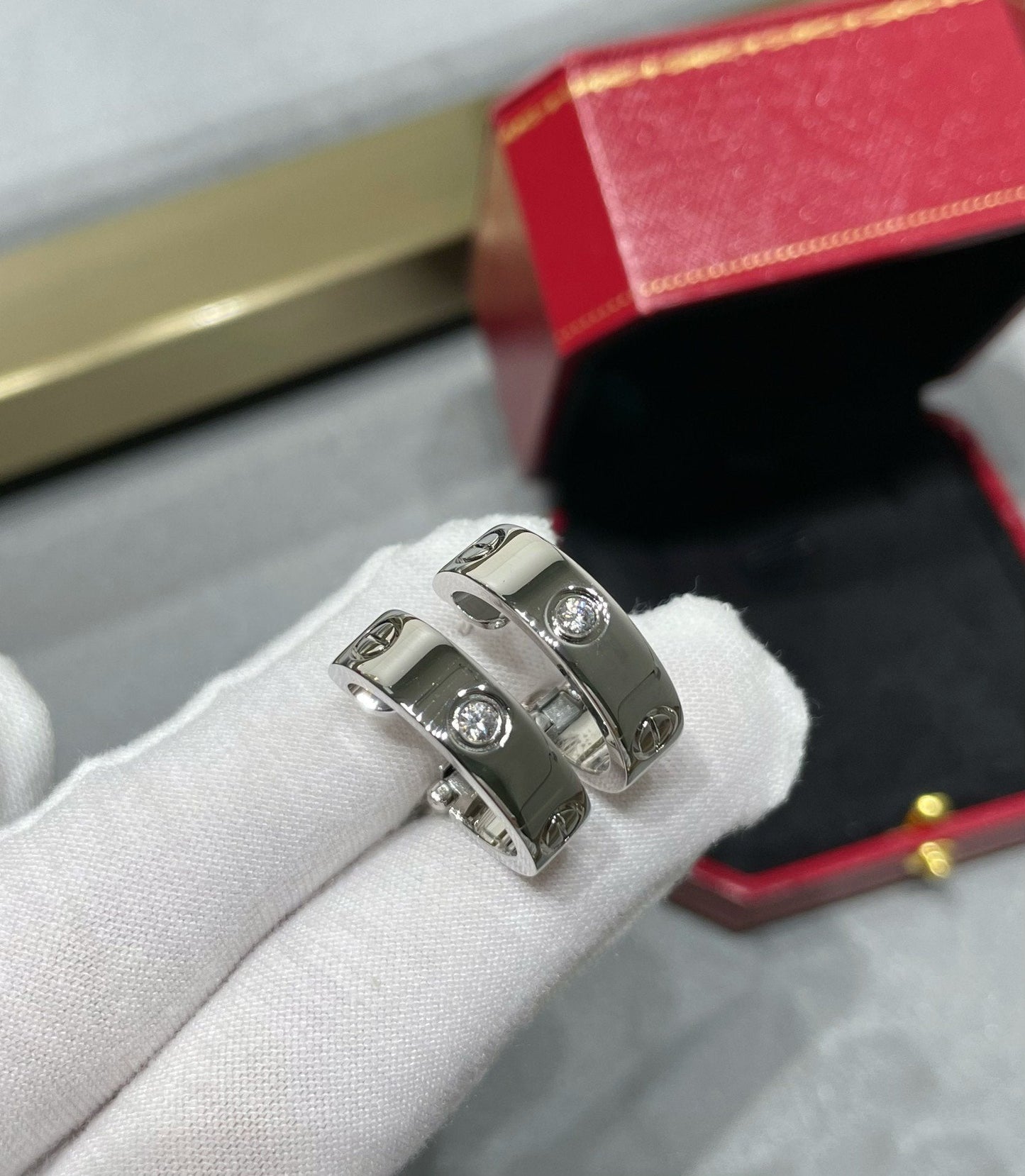 [Pearl Jewelrys]LOVE 5.5MM 1 DIAMOND EARRINGS