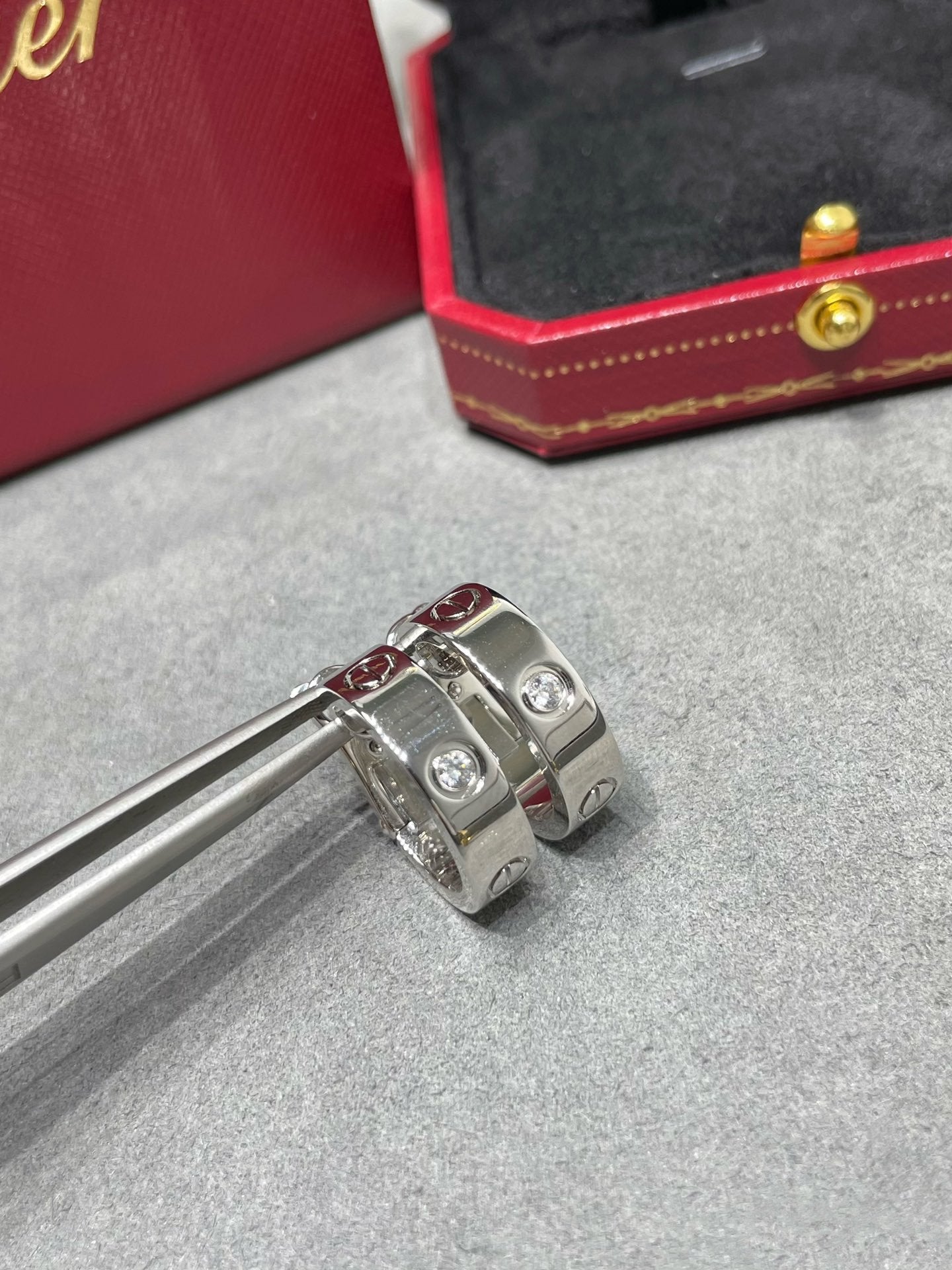 [Pearl Jewelrys]LOVE 5.5MM 1 DIAMOND EARRINGS
