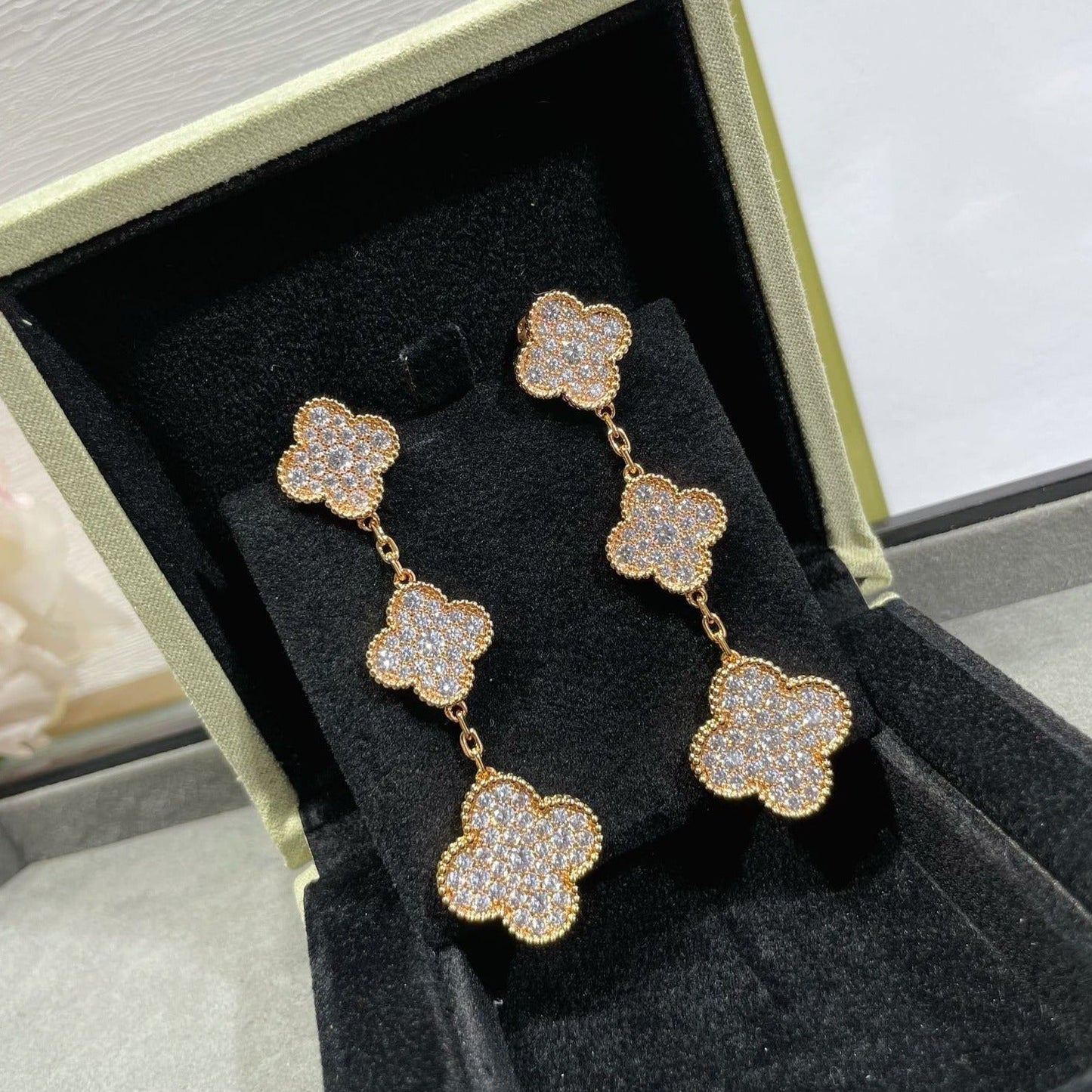 [Pearl Jewelrys]CLOVER 3 MOTIFS DIAMOND PAVED ROSE GOLD EARRINGS