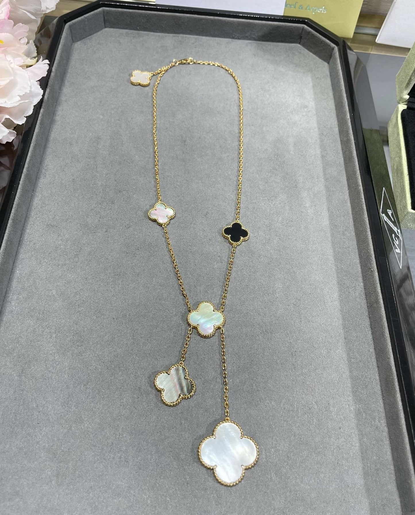 [Pearl Jewelrys]CLOVER 6 MOTIF MOP ONYX GOLD NECKLACE
