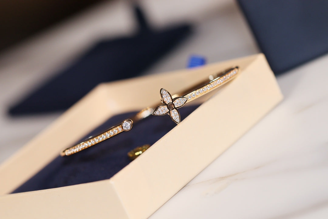 [Pearl Jewelrys]IDYLLE GOLD OPEN BRACELET DIAMOND PAVED