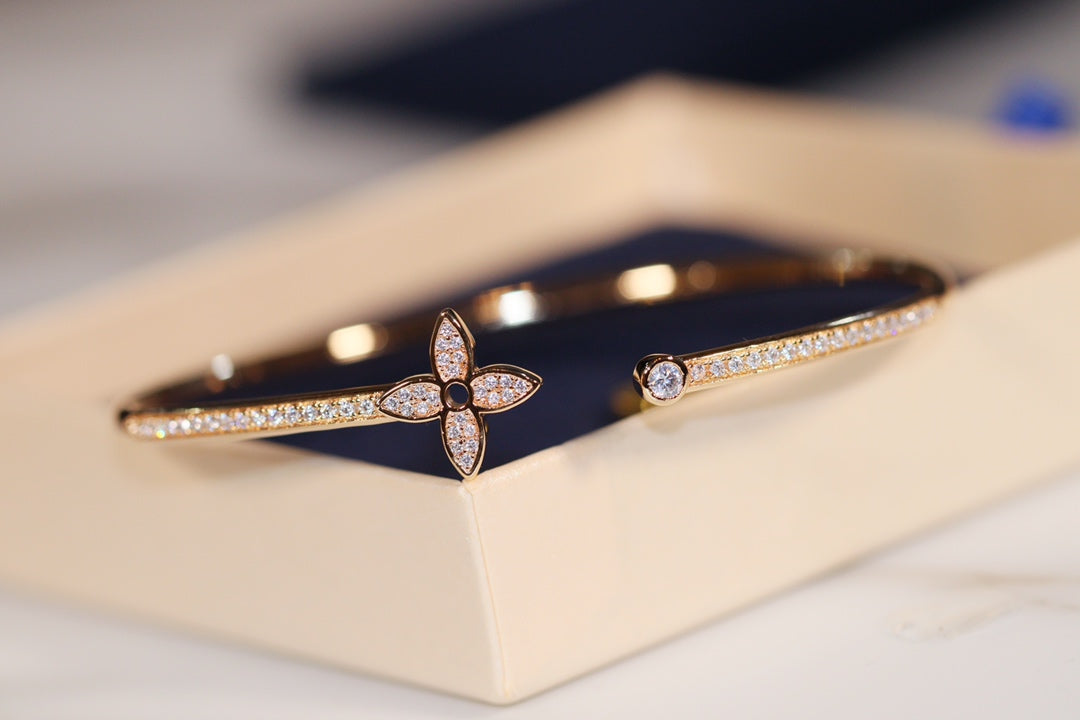 [Pearl Jewelrys]IDYLLE GOLD OPEN BRACELET DIAMOND PAVED