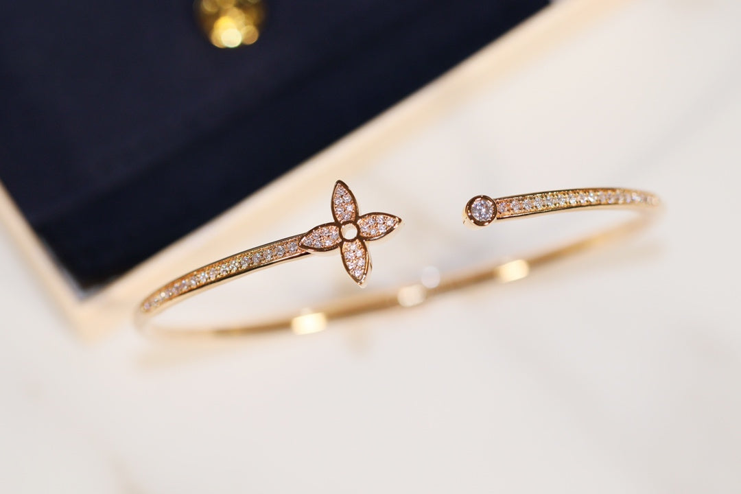 [Pearl Jewelrys]IDYLLE GOLD OPEN BRACELET DIAMOND PAVED