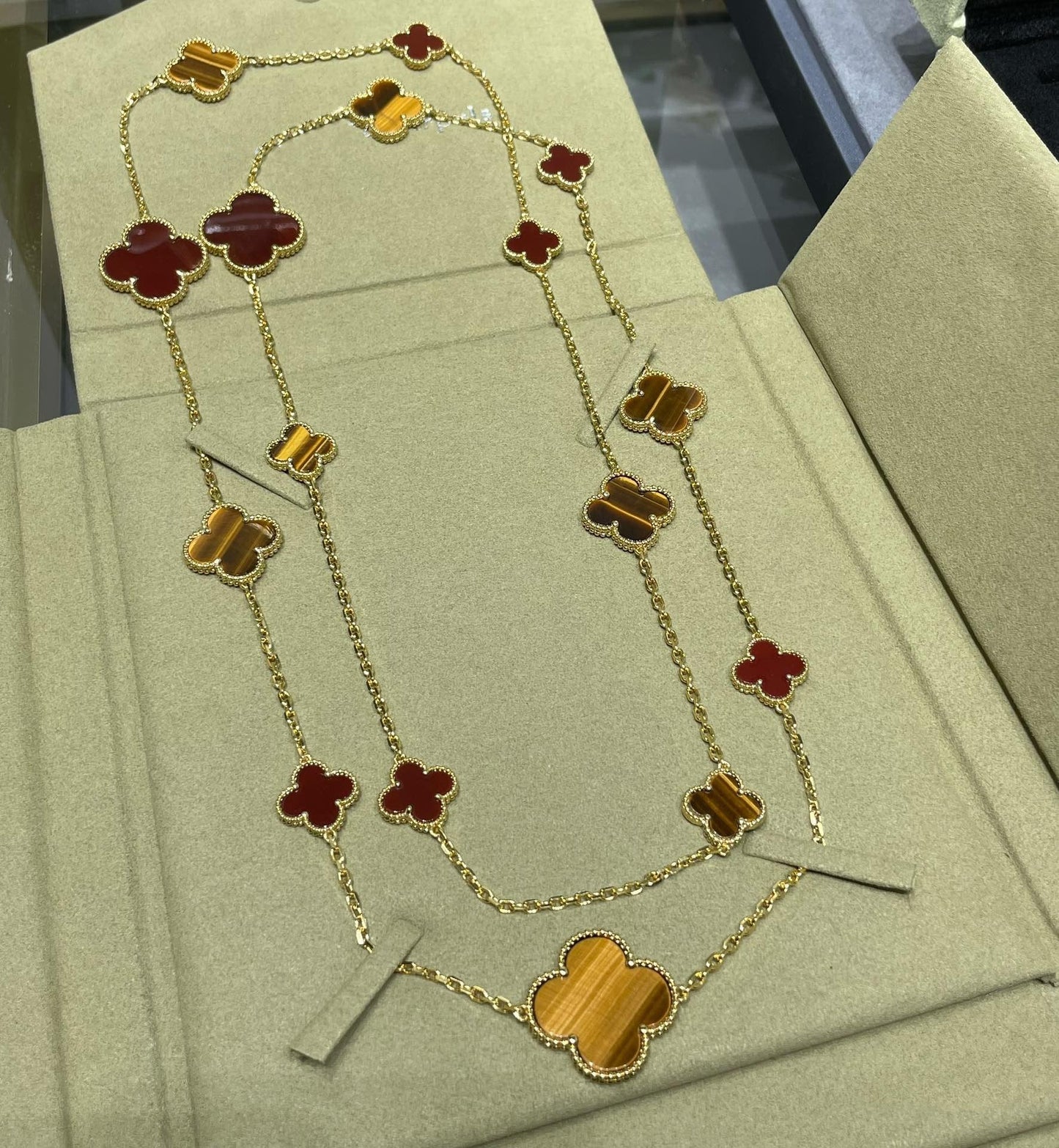[Pearl Jewelrys]CLOVER 16 MOTIF CARNELIAN TIGER EYE ROSE GOLD NECKLACE
