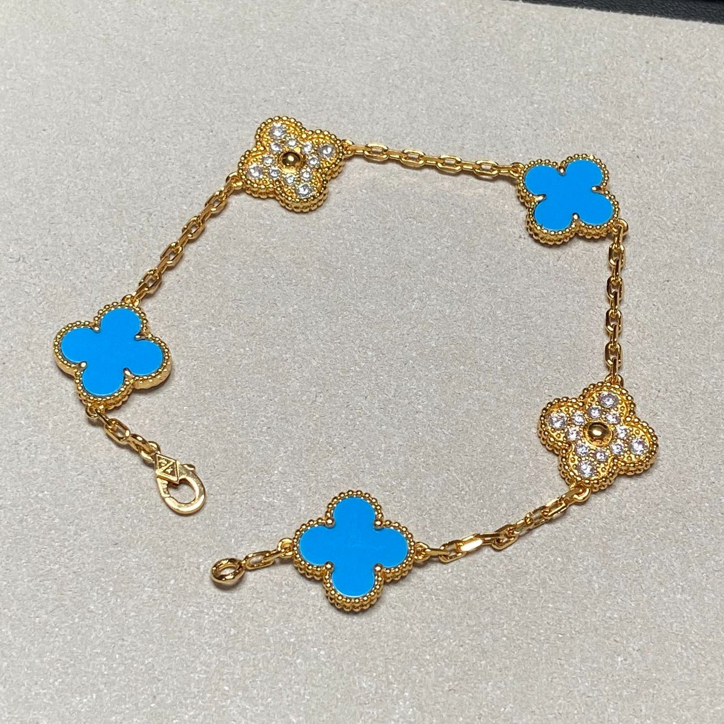 [Pearl Jewelrys]CLOVER 5 MOTIF BLUE CHALCEDONY DIAMOND GOLD BRACELET