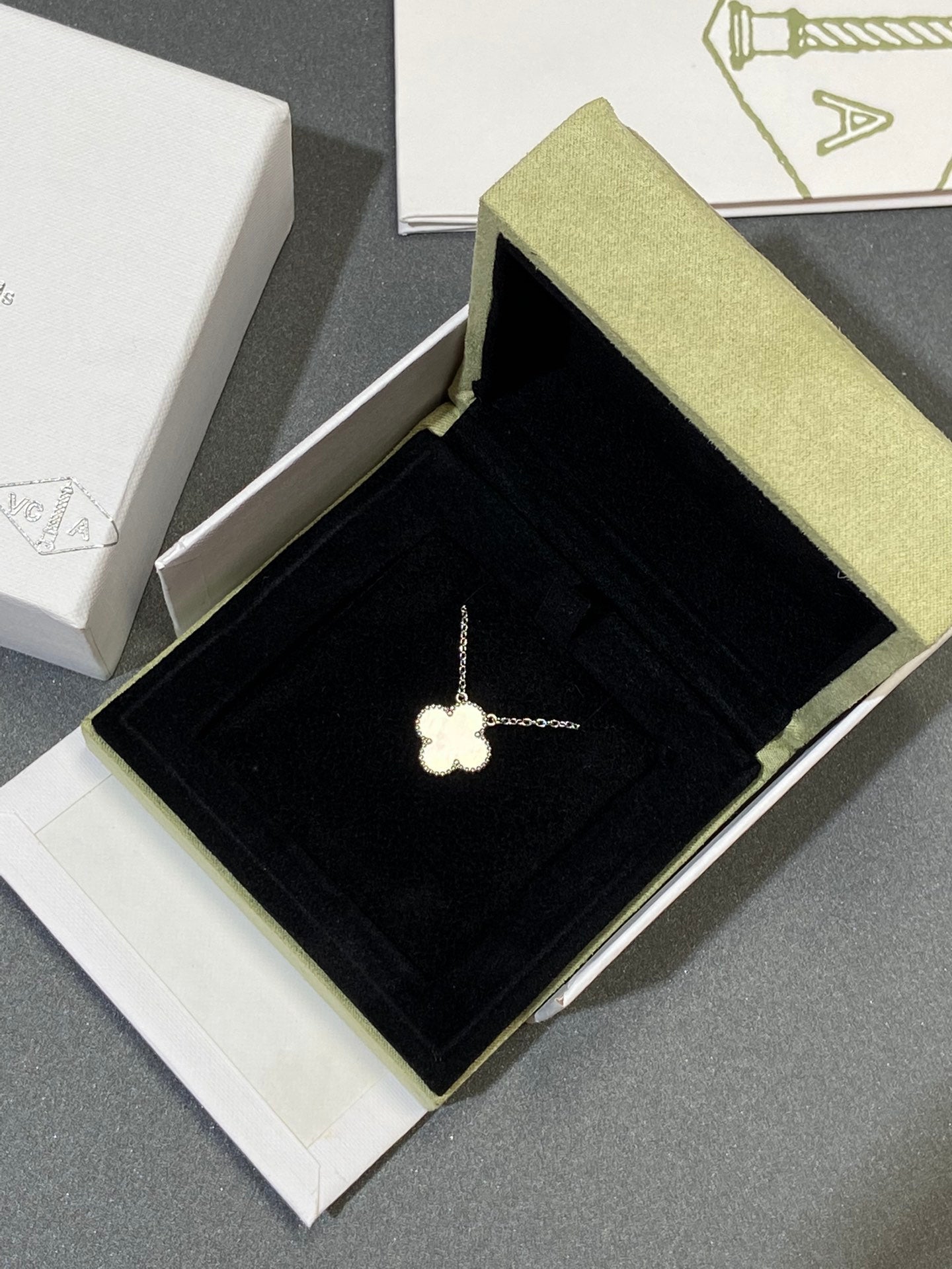 [Pearl Jewelrys]CLOVER MEDIUM SILVER WHITE MOP NECKLACE