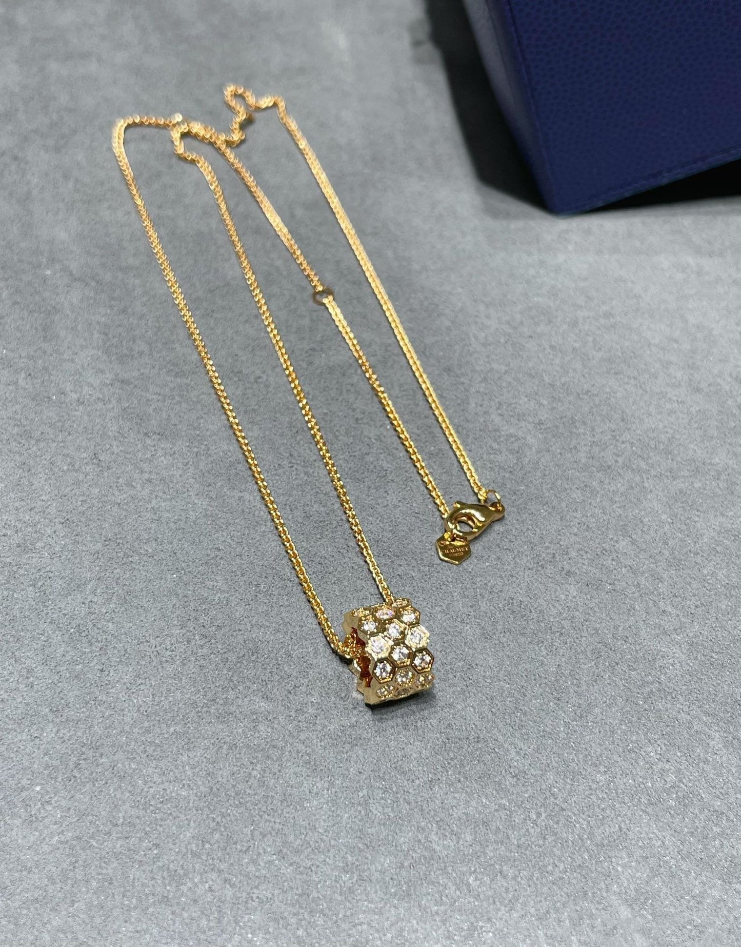 [Pearl Jewelrys]BEE LOVE DIAMOND PAVED 3 ROW NECKLACE