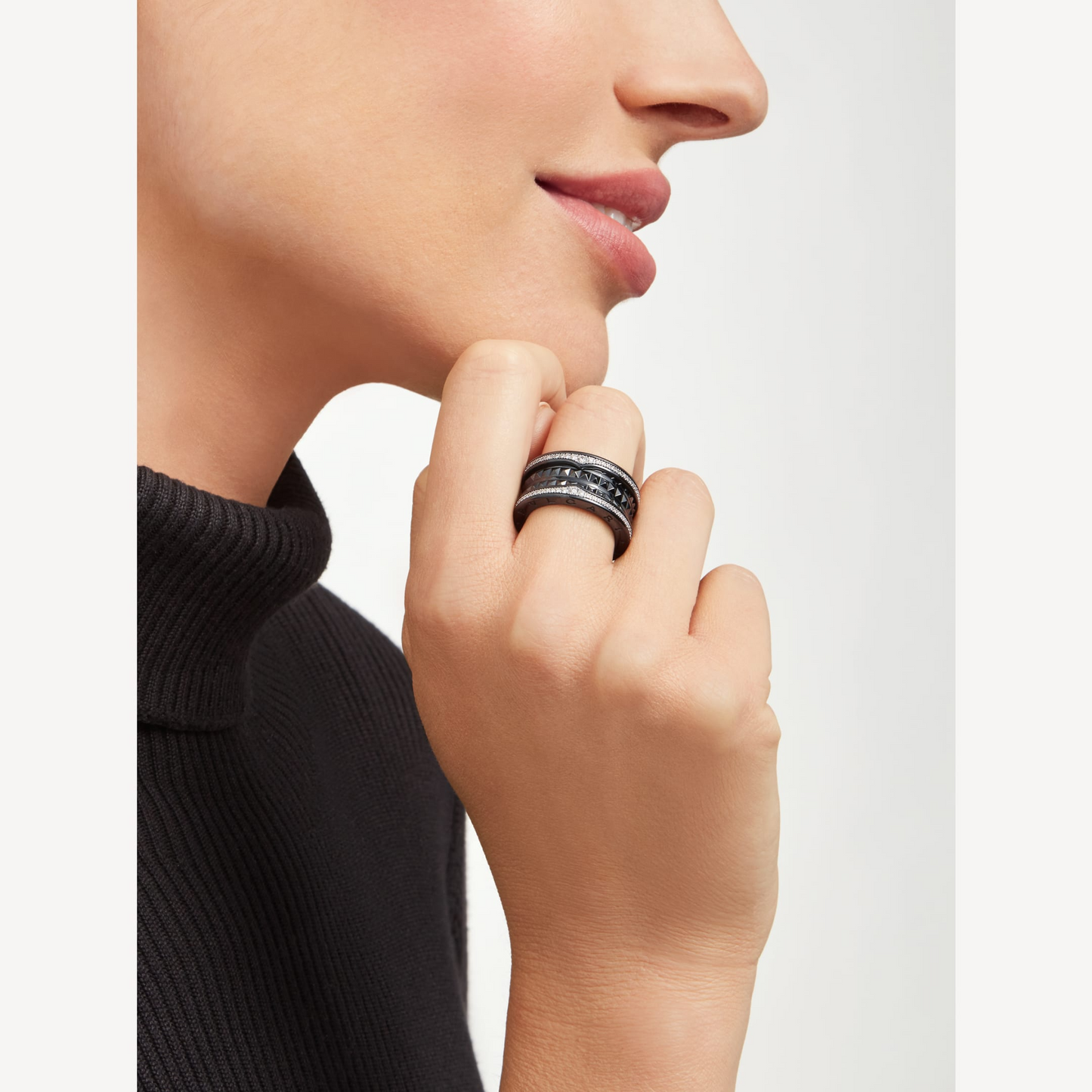 [Pearl Jewelrys]ZERO 1 ROCK FOUR-BAND BLACK CERAMIC WITH STUDDED SPIRAL AND PAVED DIAMONDS RING