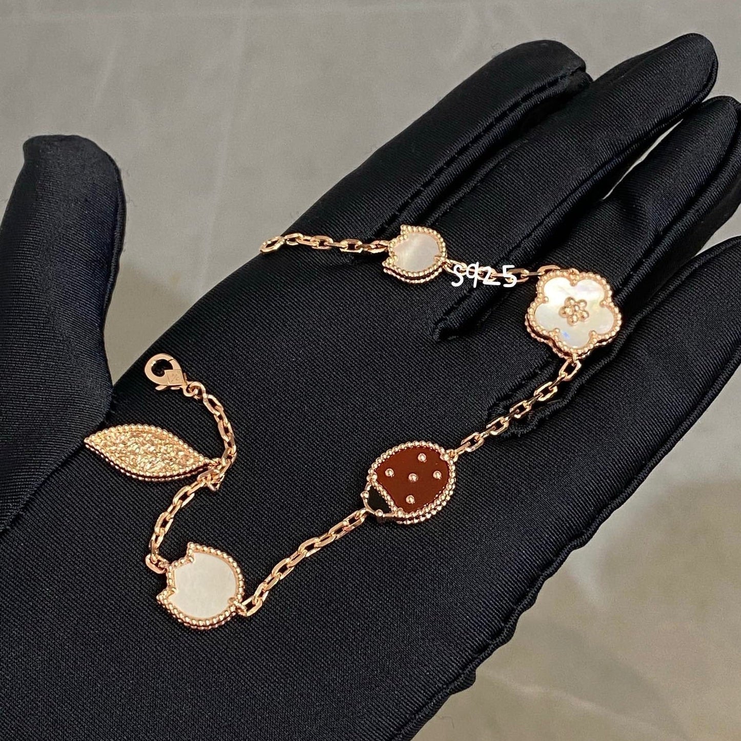 [Pearl Jewelrys]LUCKY SPRING 5 MOTIF BRACELET