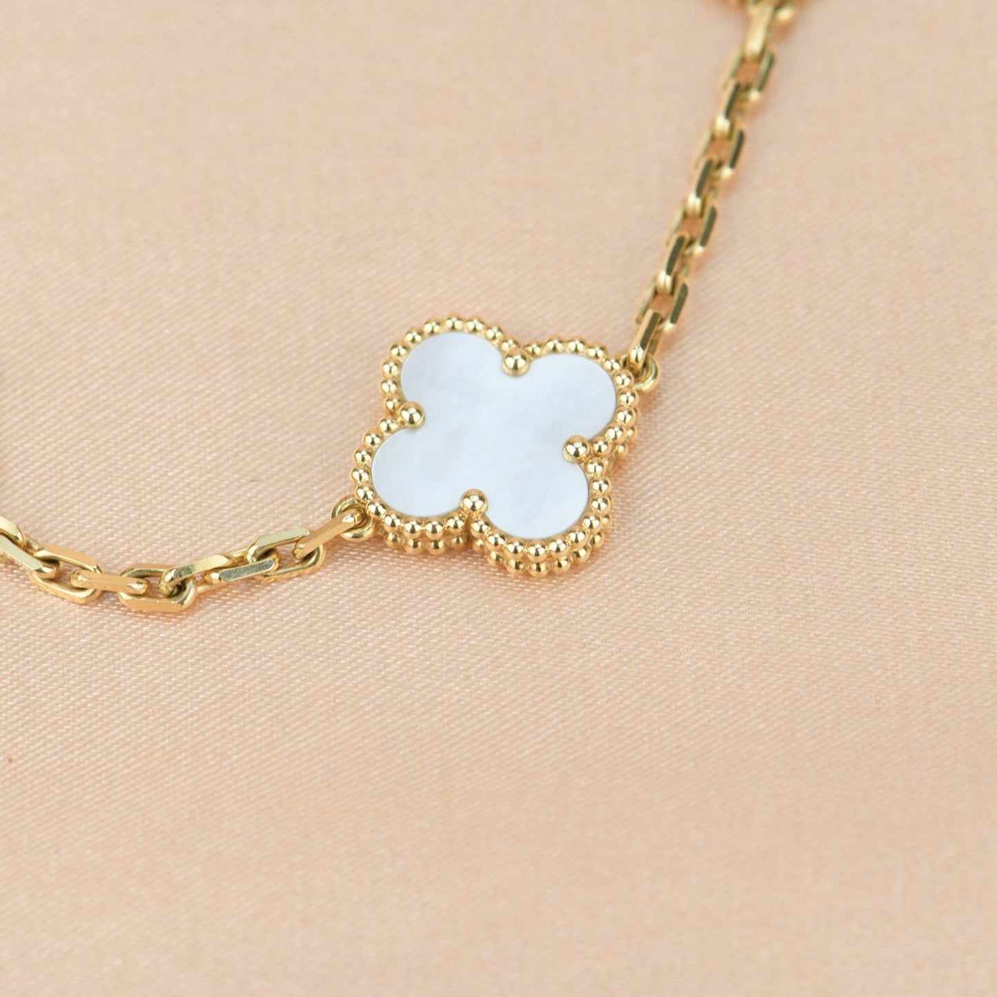[Pearl Jewelrys]CLOVER  5 MOTIF WHITE MOP BRACELET