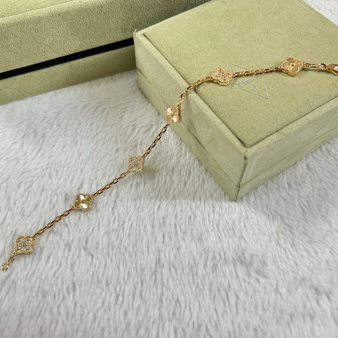 [Pearl Jewelrys]CLOVER 6 MOTIF DIAMOND LASER BRACELET
