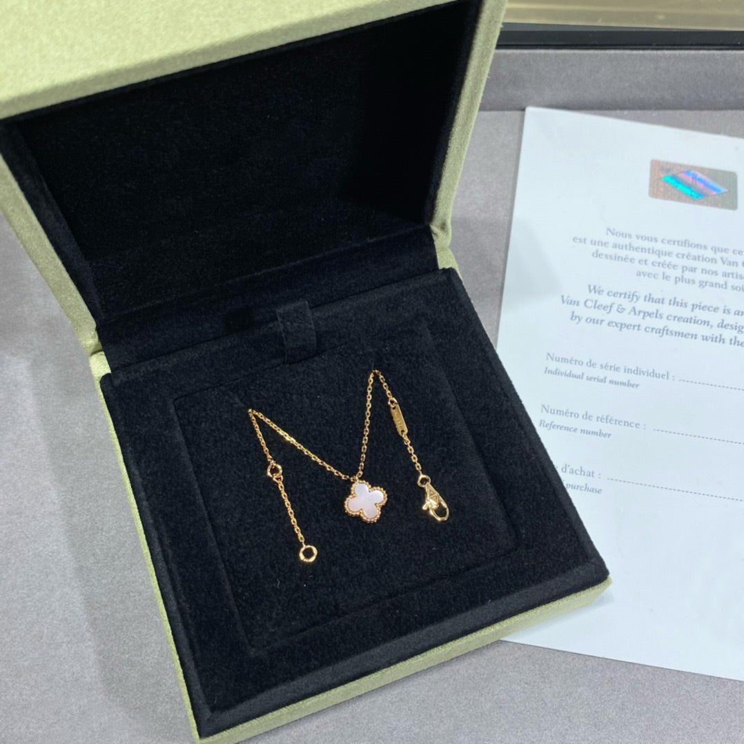 [Pearl Jewelrys]CLOVER 15MM PINK MOTHER-OF-PEARL SINGLE FLOWER NECKLACE