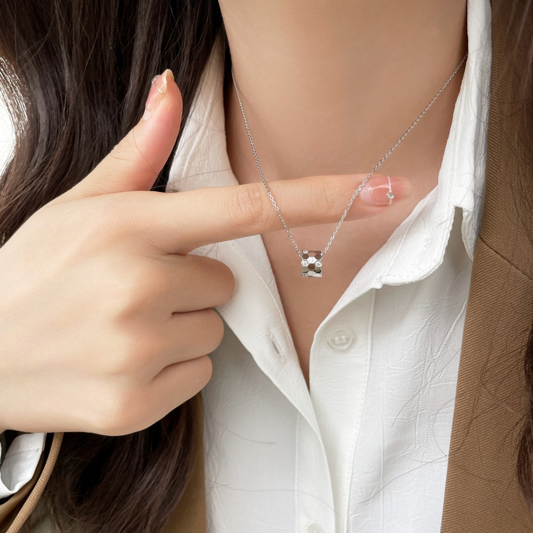 [Pearl Jewelrys]BEE MINI PEDANT DIAMOND NECKLACE