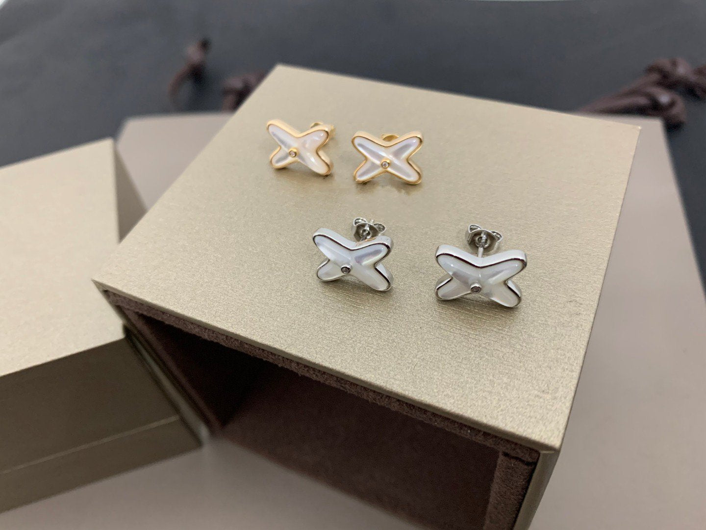 [Pearl Jewelrys]JEUX DE WHITE MOP SILVER DIAMOND EARRINGS