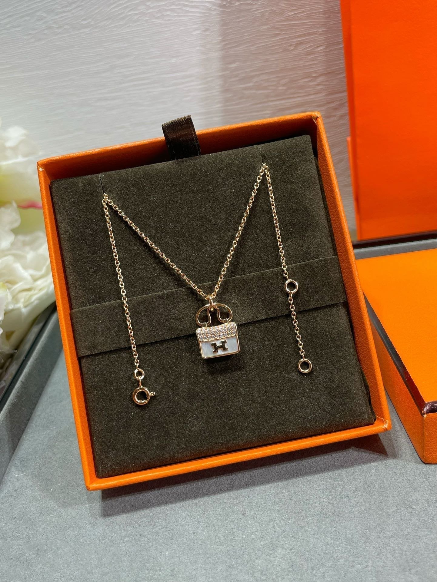 [Pearl Jewelrys]H CIRCE MOISSANITE PENDANT NECKLACE GOLD
