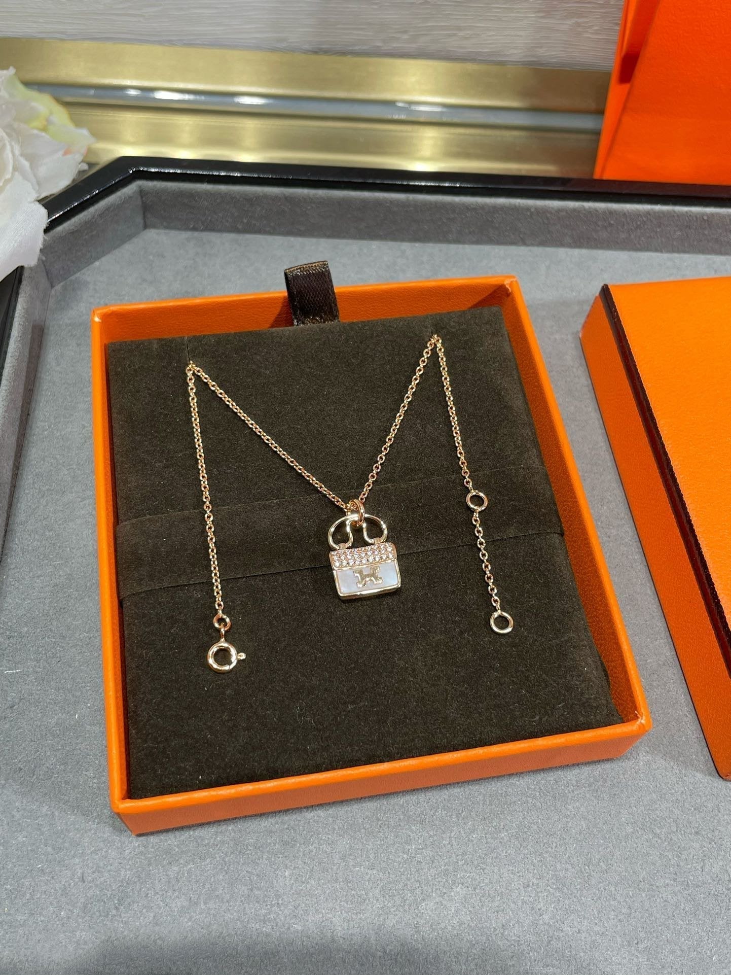 [Pearl Jewelrys]H CIRCE MOISSANITE PENDANT NECKLACE GOLD