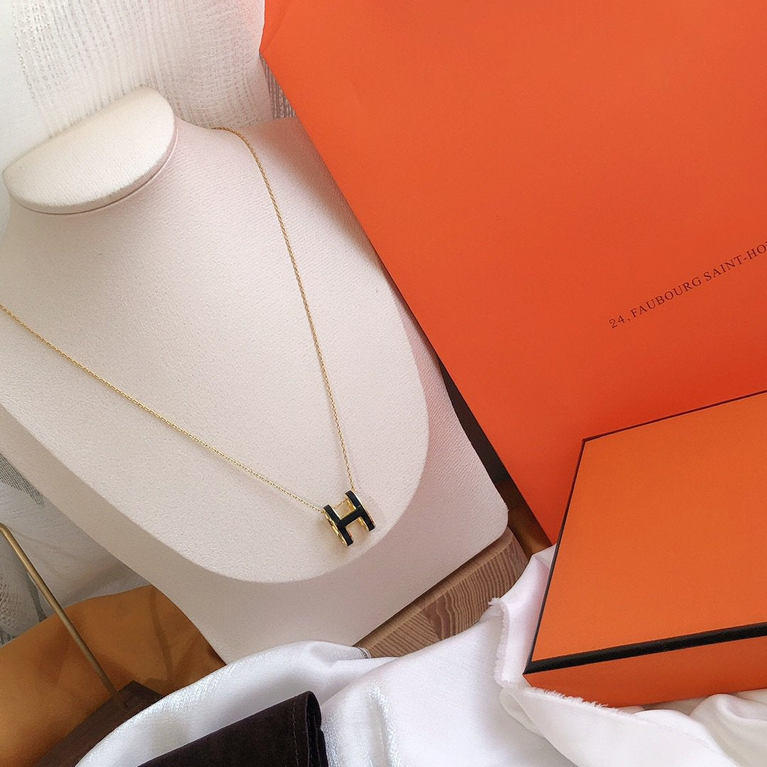 [Pearl Jewelrys]HM CLIC BLACK ENAMEL GOLD NECKLACE