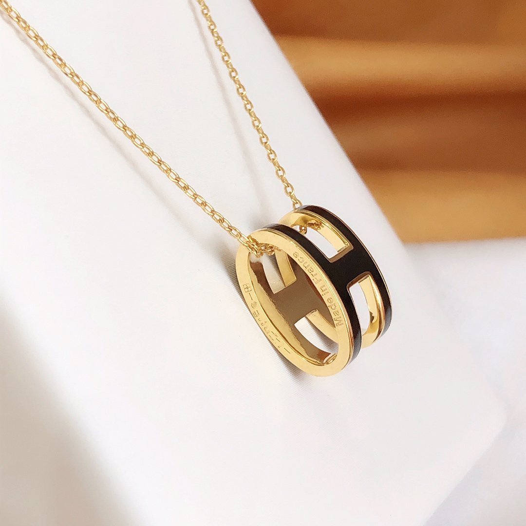 [Pearl Jewelrys]HM CLIC BLACK ENAMEL GOLD NECKLACE