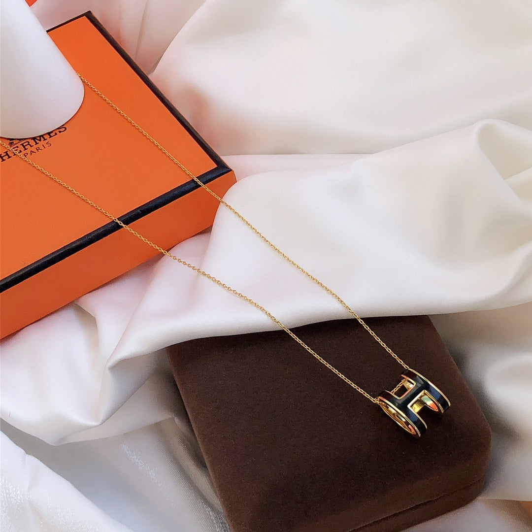 [Pearl Jewelrys]HM CLIC BLACK ENAMEL GOLD NECKLACE