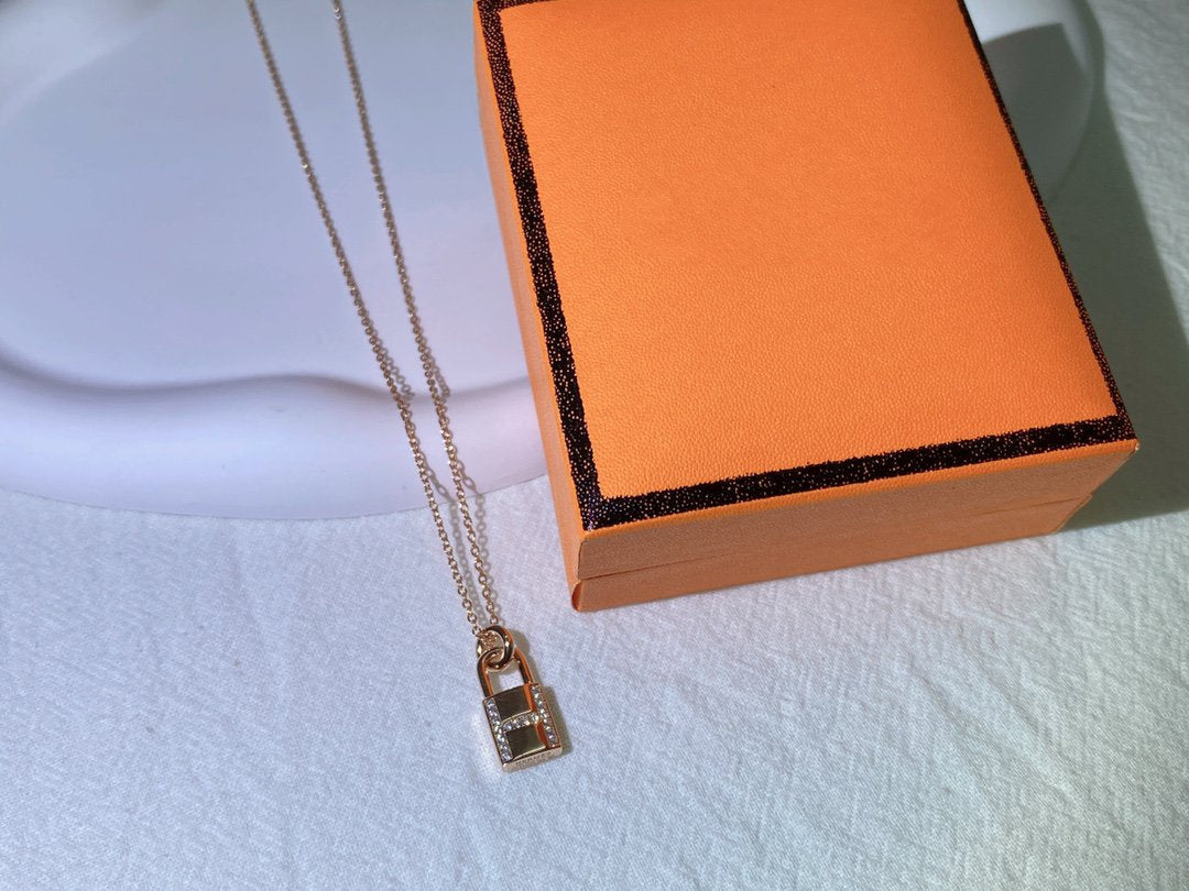 [Pearl Jewelrys]HM ADVANCED NICHE LOCK HEAD NECKLACE DIAMONDS