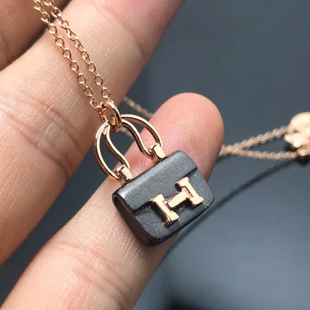 [Pearl Jewelrys]WOMEN'S HM AMULETTES CONSTANCE PENDANT NECKLACE