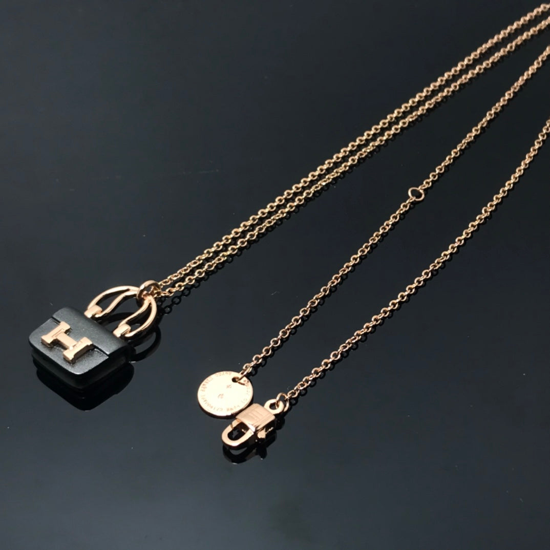 [Pearl Jewelrys]WOMEN'S HM AMULETTES CONSTANCE PENDANT NECKLACE